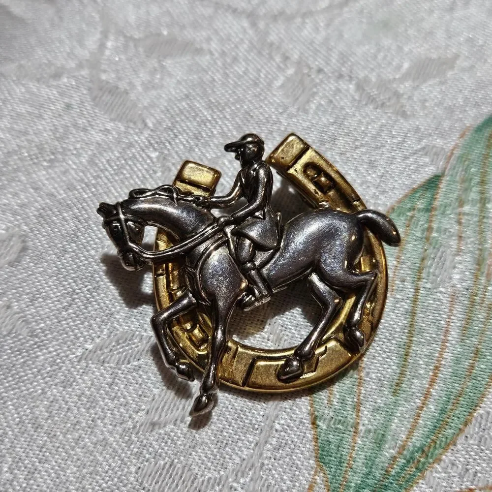 vintage equestrian horse horseshoe brooch